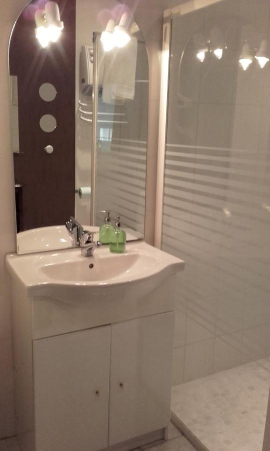 Saint-André-de-Cubzac Le Ti'Roussat Bed & Breakfast エクステリア 写真